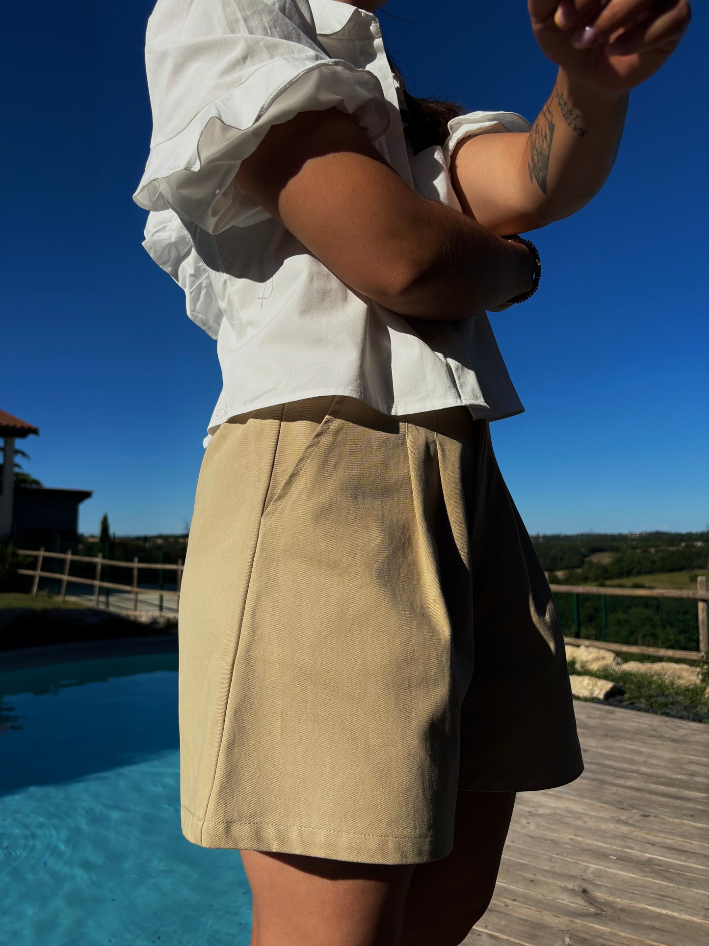 La chemise courte