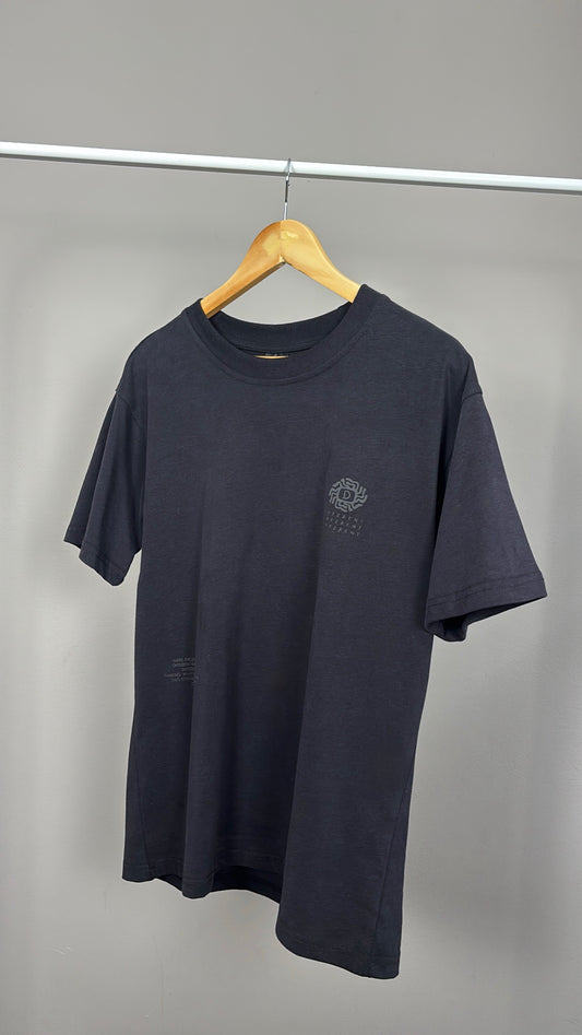 Le t-shirt noir